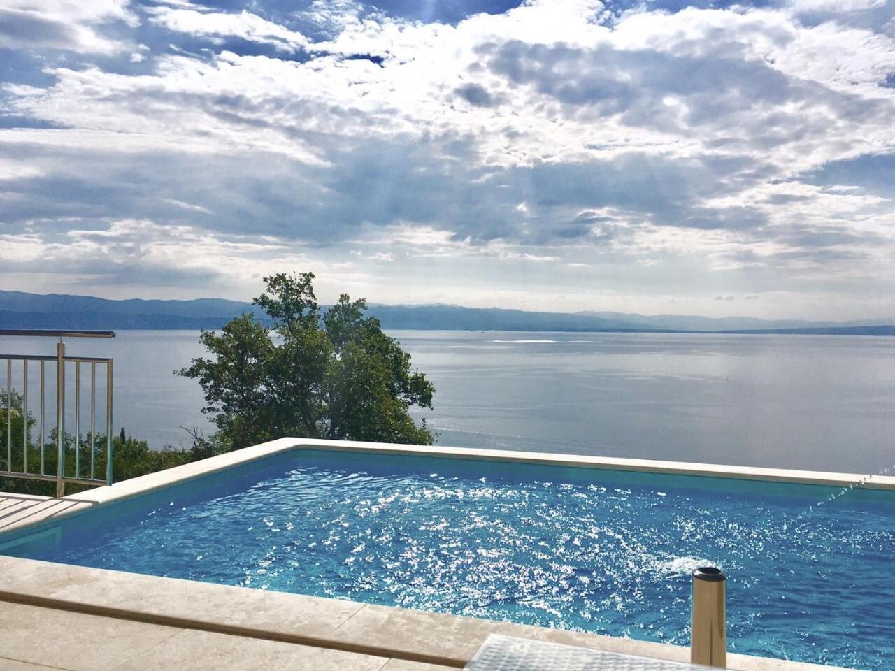 Villa Sabine Apartment Losinj Medveja Eksteriør bilde